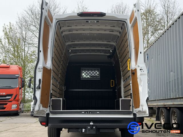 Iveco Daily 35S14V A8 Cruise Control - Automático - L3H2 - 2.3L 140cv - Engate de Reboque Iveco Daily 35S14V A8 Cruise Control - Automaat - L3...