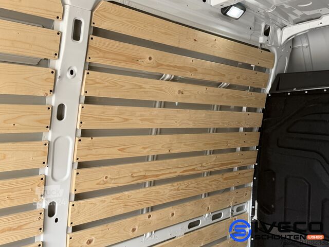 Iveco Daily 35S14V A8 Cruise Control - Automático - L3H2 - 2.3L 140cv - Engate de Reboque Iveco Daily 35S14V A8 Cruise Control - Automaat - L3...