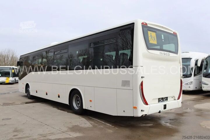 Autobús interurbano Iveco Crossway 12m Pop light / Double middle door / p...