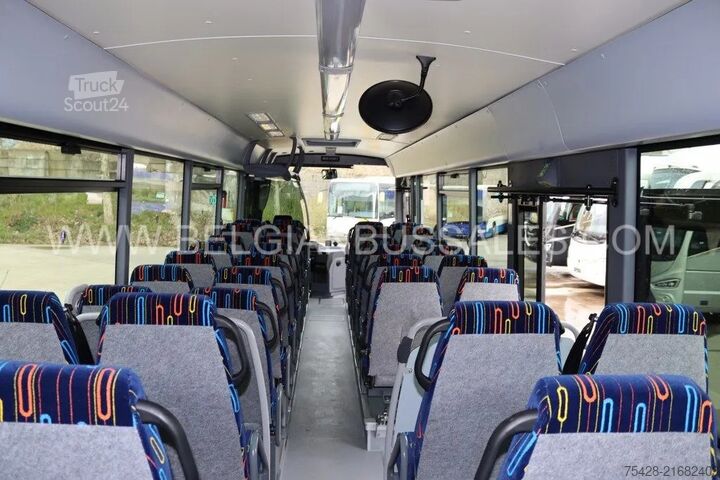 Autobús interurbano Iveco Crossway 12m Pop light / Double middle door / p...