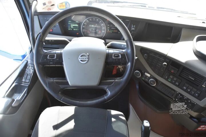 Maleta Volvo FH 460 Globe XL 6x2 + HANGER - RACE TEAM - LIVI...