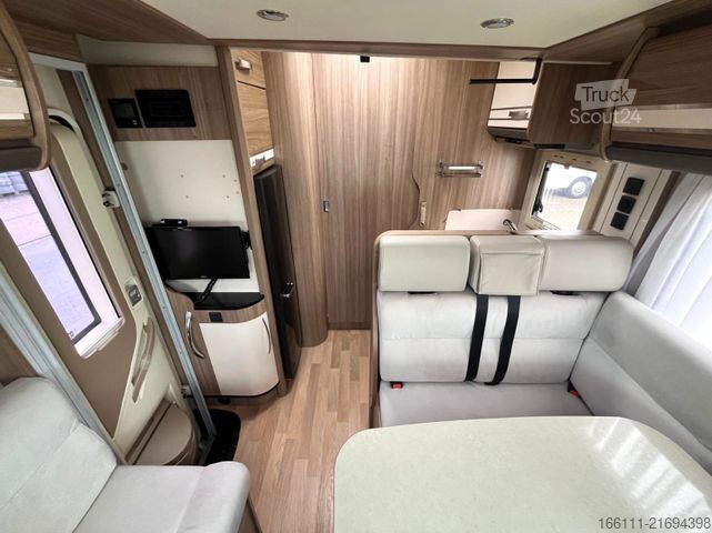 Halvintegreret autocamper RAPIDO 680 FF - Hub/Queensbett -  - Solar