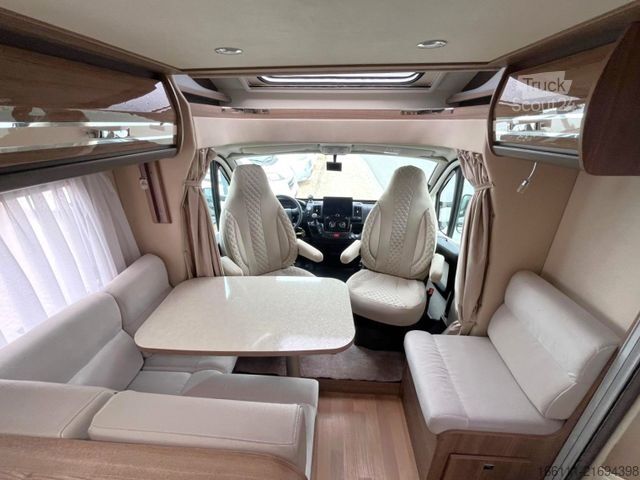 Halvintegreret autocamper RAPIDO 680 FF - Hub/Queensbett -  - Solar