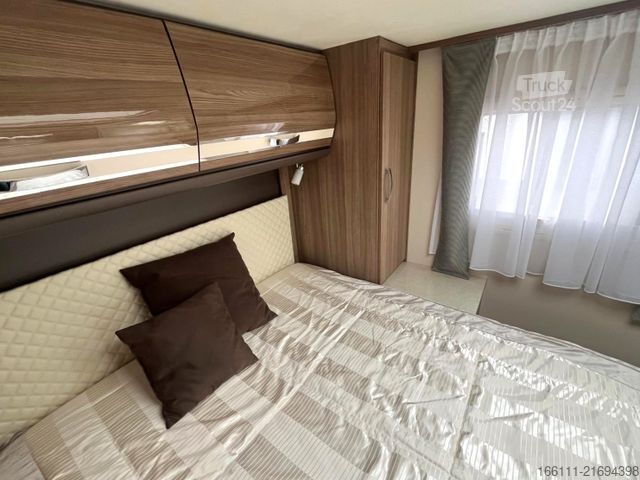 Halvintegreret autocamper RAPIDO 680 FF - Hub/Queensbett -  - Solar