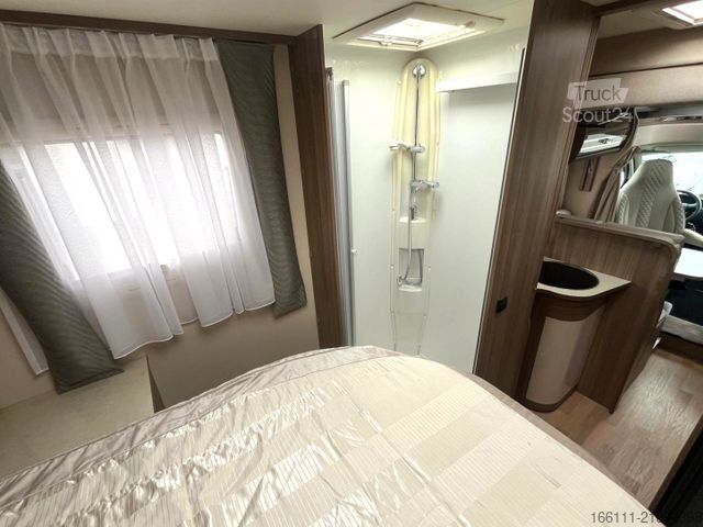 Halvintegreret autocamper RAPIDO 680 FF - Hub/Queensbett -  - Solar