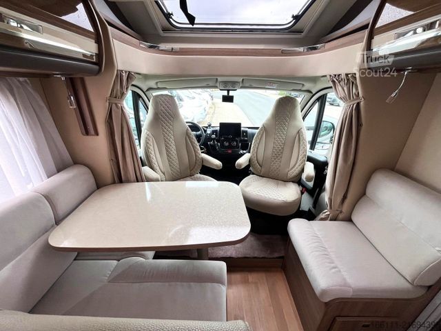 Halvintegreret autocamper RAPIDO 680 FF - Hub/Queensbett -  - Solar