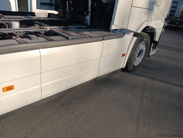 Standard SZM VOLVO FH 460 4x2T GlobeXL I-ParcCool VOLVO ServiceNEU