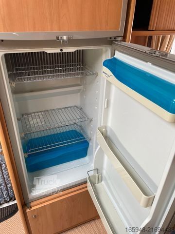 Yarı entegre karavan BÜRSTNER Delfin T 680 *Backofen**Solar**Markise