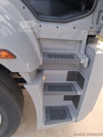 Vozidlo s hákom na kontajnery Ford F-Line 6x2