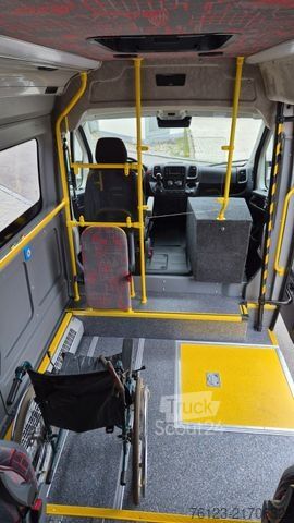 Kleinbus Opel Movano Bürgerbus Lagerfahrzeug Stock