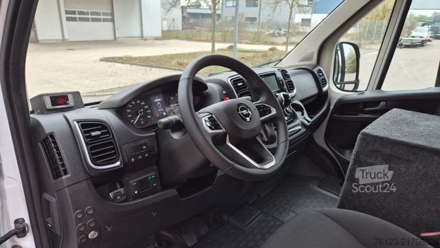 Kleinbus Opel Movano Bürgerbus Lagerfahrzeug Stock