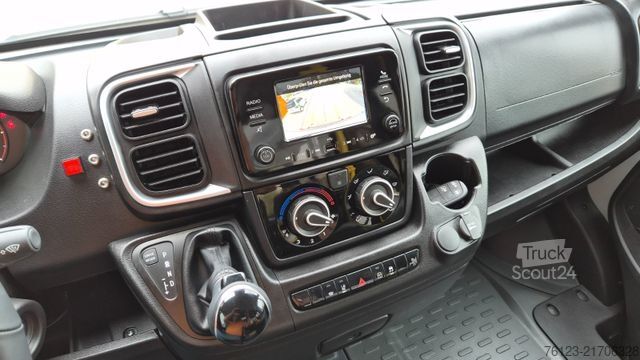 Kleinbus Opel Movano Bürgerbus Lagerfahrzeug Stock