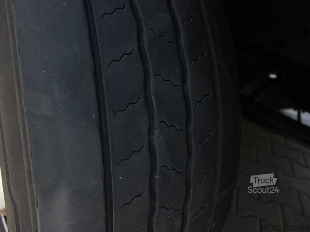 Вантажівка з відкритою платформою IVECO EUROCARGO 14E28, SECONDARY AIR CONDITIONING