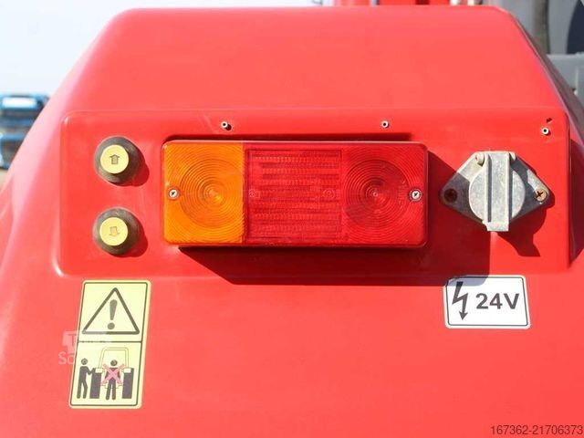 Traktor KIROVEC K-424
