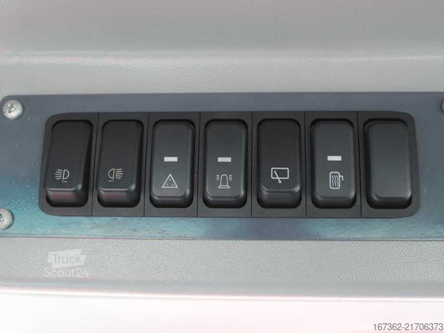 Traktor  KIROVEC K-424