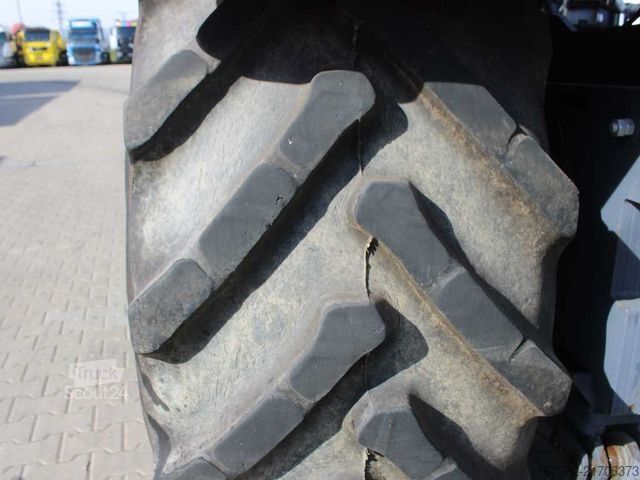 Traktor  KIROVEC K-424