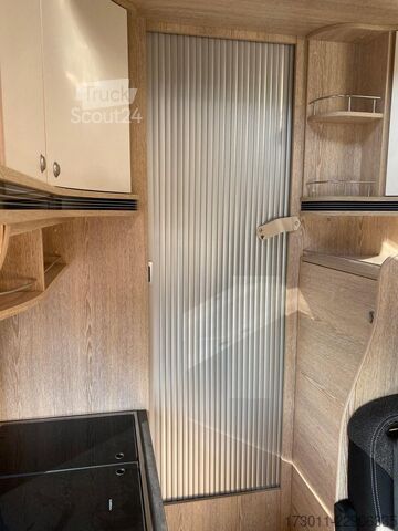 Autocamper PÖSSL Vario 545 Premium Markise 5-Sitzer