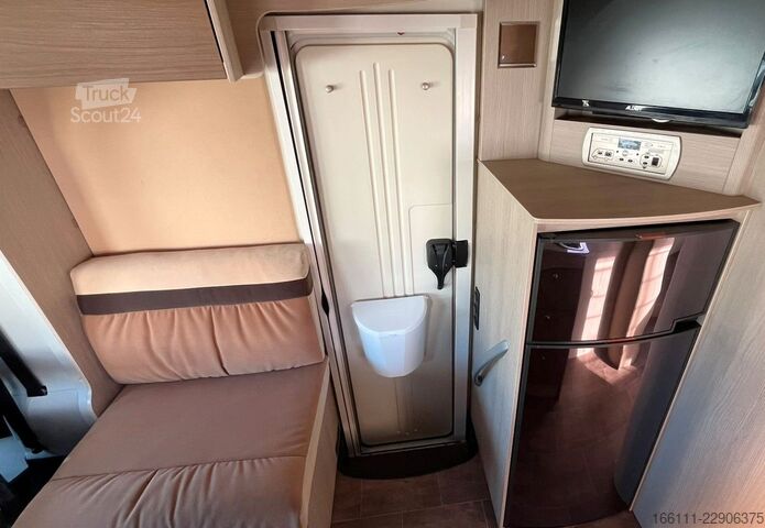 Poluintegrisani kamper BÜRSTNER Ixeo T 734 - Hub/Queensbett - Klima -