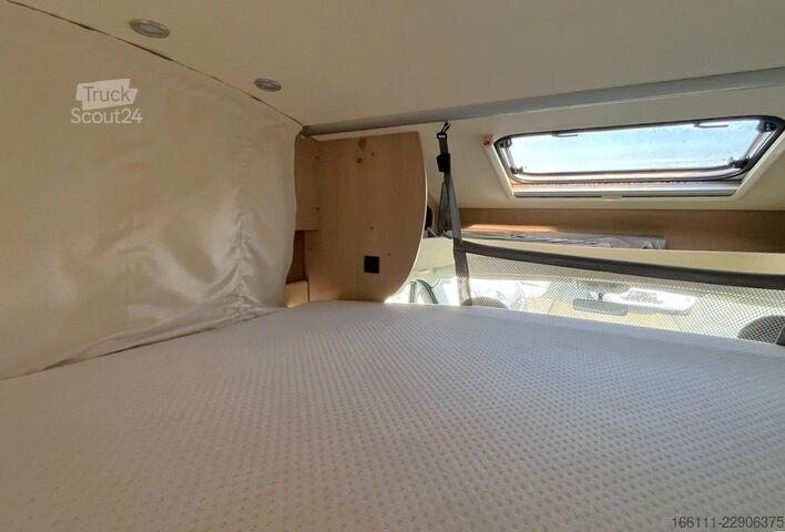 Poluintegrisani kamper BÜRSTNER Ixeo T 734 - Hub/Queensbett - Klima -