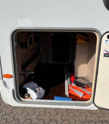 Poluintegrisani kamper BÜRSTNER Ixeo T 734 - Hub/Queensbett - Klima -