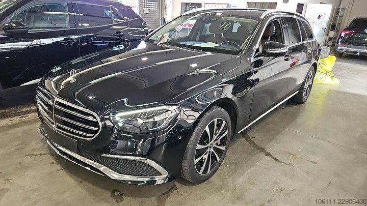 Microbuz MERCEDES-BENZ E 300 de T EXCLUSIVE Interieur 360° DISTRONIC