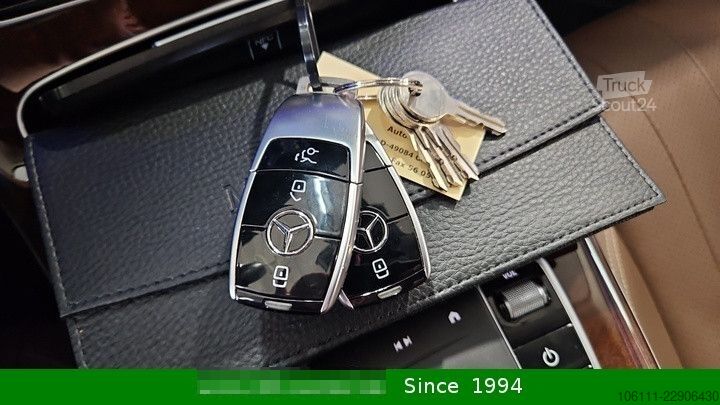 Microbuz MERCEDES-BENZ E 300 de T EXCLUSIVE Interieur 360° DISTRONIC