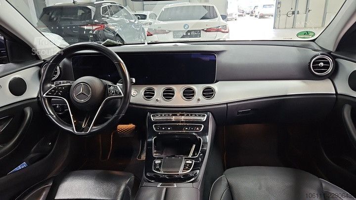 Mikroautobusas MERCEDES-BENZ E 300 de 4Matic AVANTGARDE HeadUP KEYLESS-GO