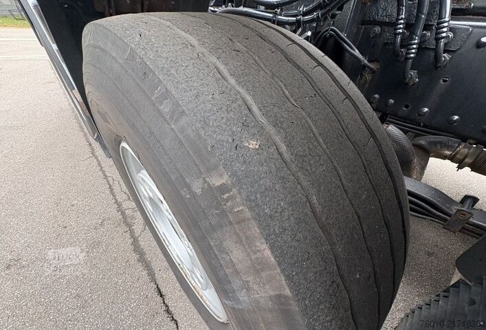 Autocamion cu cârlig pentru containere MAN TGS 32.480