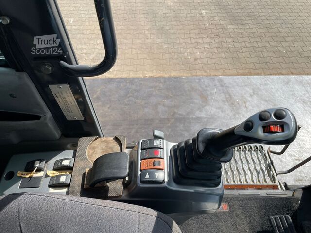 гусеничний екскаватор Doosan DX140LCR