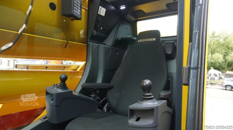 Camion cu macara Liebherr LTM 1050-3.1 6X4X6 WITH JIB VARIOBASE