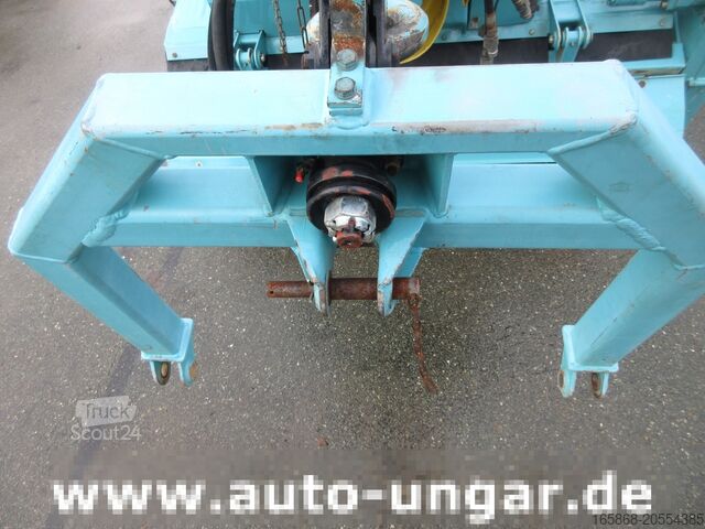 Curățători de plajă Kässbohrer BeachTech STR 2000 Cribleuse de Plage  B