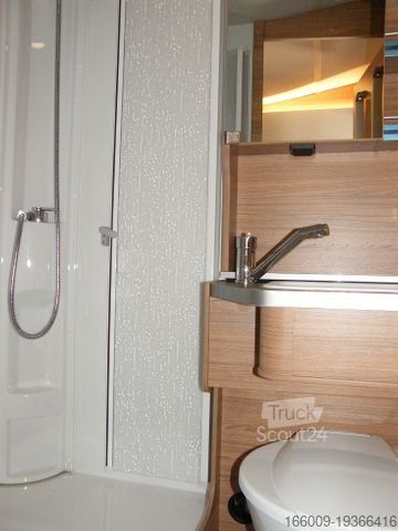 Autorulotă semi-integrată WEINSBERG CaraSuite 650 MEG Ford inkl. 7 Pakete