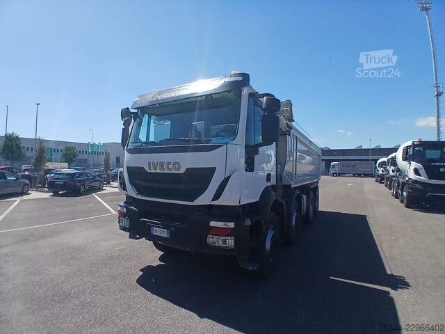 Autocarro ribaltabile Iveco Trakker 500