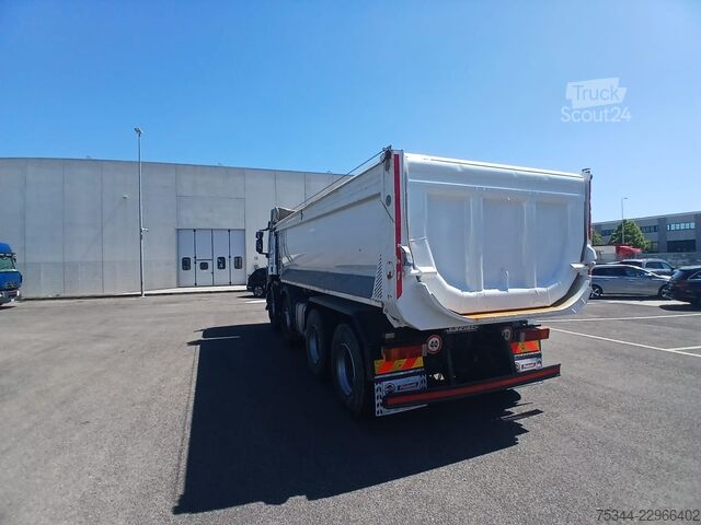 Autocarro ribaltabile Iveco Trakker 500