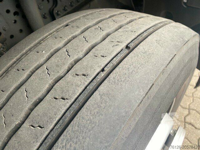 LKW mit Kofferaufbau Mercedes-Benz Actros 1824L Koffer/LBW 2.000kg/Klima/PPC