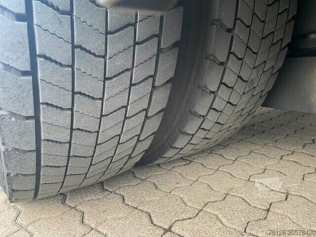 LKW mit Kofferaufbau Mercedes-Benz Actros 1824L Koffer/LBW 2.000kg/Klima/PPC