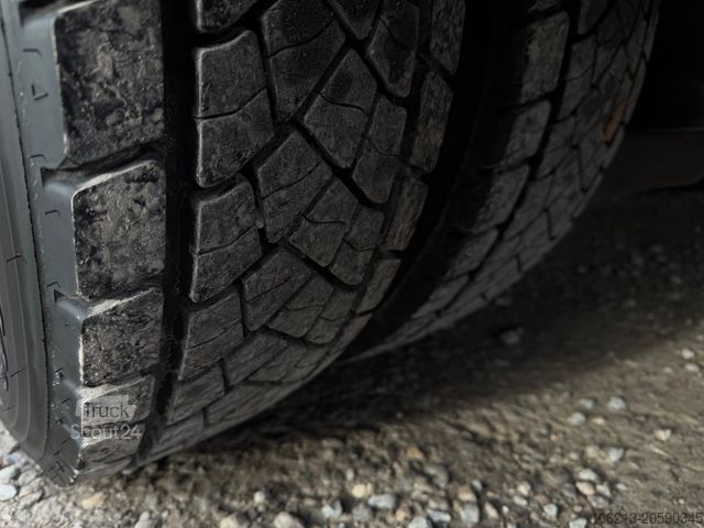 Carro attrezzi MERCEDES-BENZ Atego 818 Baumaschinen Transportiert