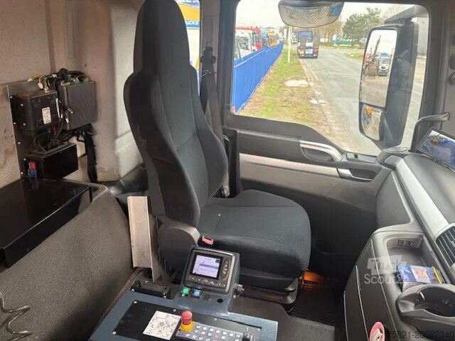 Машина для збору сміття MAN TGS 26.320