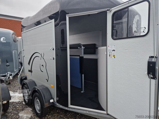 Atrelado para cavalos Cheval Liberté Alu Pferdeanhänger Origin Sattelkammer