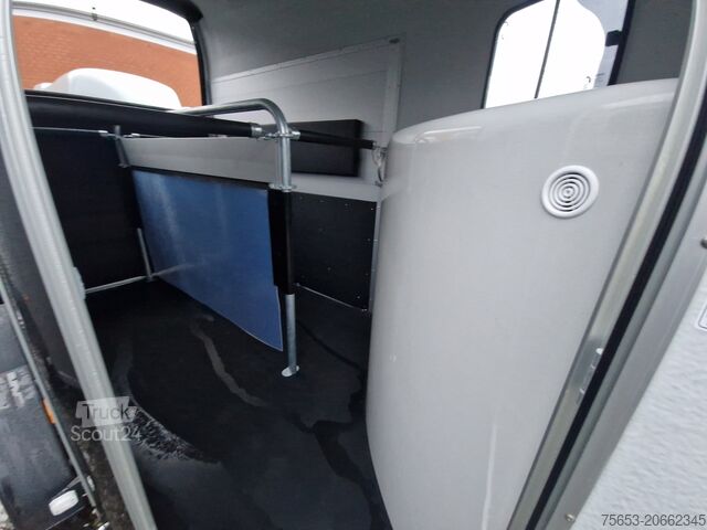 Atrelado para cavalos Cheval Liberté Alu Pferdeanhänger Origin Sattelkammer