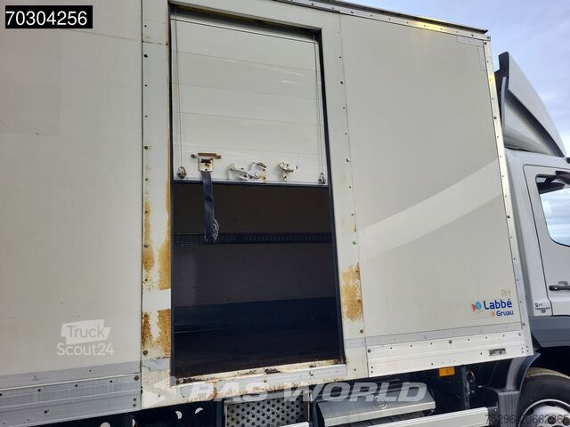 Kuffert Mercedes Atego 1318 4X2 13.5tonner Automatic 1500kg Lade...