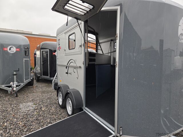 Vozidlo pro prepravu dobytka Cheval Liberté Maxi 2 Horse Trailer 2600kg