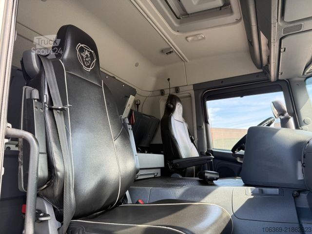 Φορτηγό δεξαμενή κενού SCANIA P450 8x4*4 Hvidtved Larsen FlexLine 412 PED