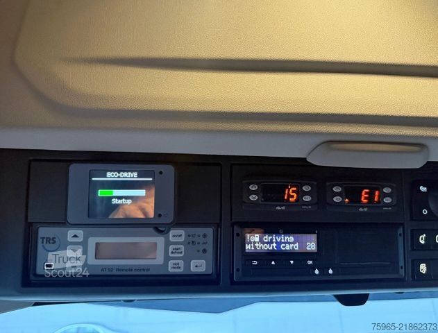 Camion frigorifique DAF XG+ 530 FAR 6X2 50 CC COMI CARRIER TRS ICELAND 2
