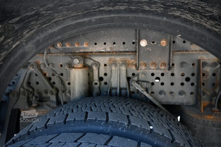 Kühlkoffer-LKW Mercedes-Benz Actros 2545 E6 T1200R Rohrbahnen LBW Lift Lenk