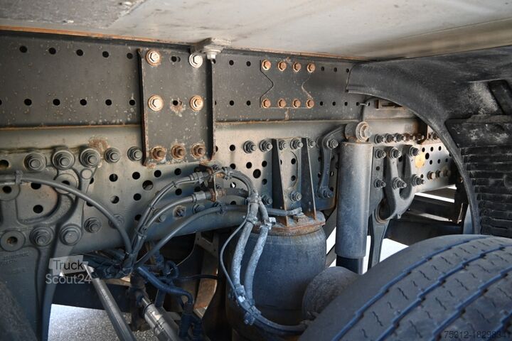 Kühlkoffer-LKW Mercedes-Benz Actros 2545 E6 T1200R Rohrbahnen LBW Lift Lenk