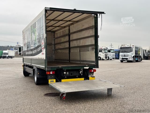 Camión plataforma con toldo Atego 1523 L