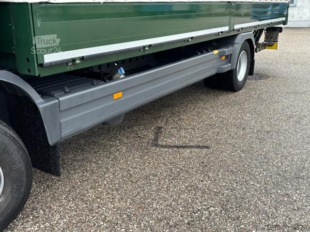 Camión plataforma con toldo Atego 1523 L