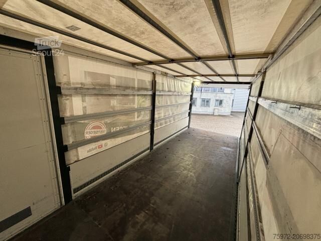 Camión plataforma con toldo Atego 1523 L