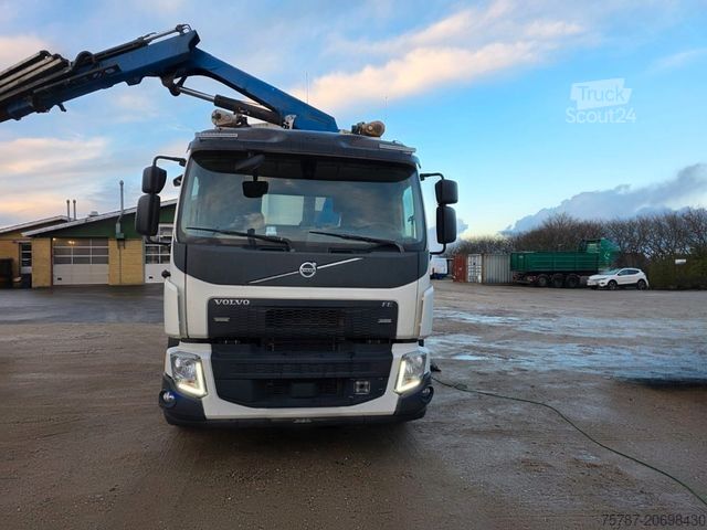 Camion scarrabile VOLVO FE 320 6x2/4 Abroller mit Cont. + Kran HMF 1820